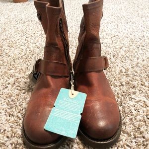 Olukai Leather Boots